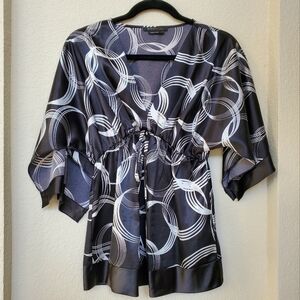 BCBGMAXAZRIA Kimono Style Top Low Cut with Tie and Slit Sleeves Small
